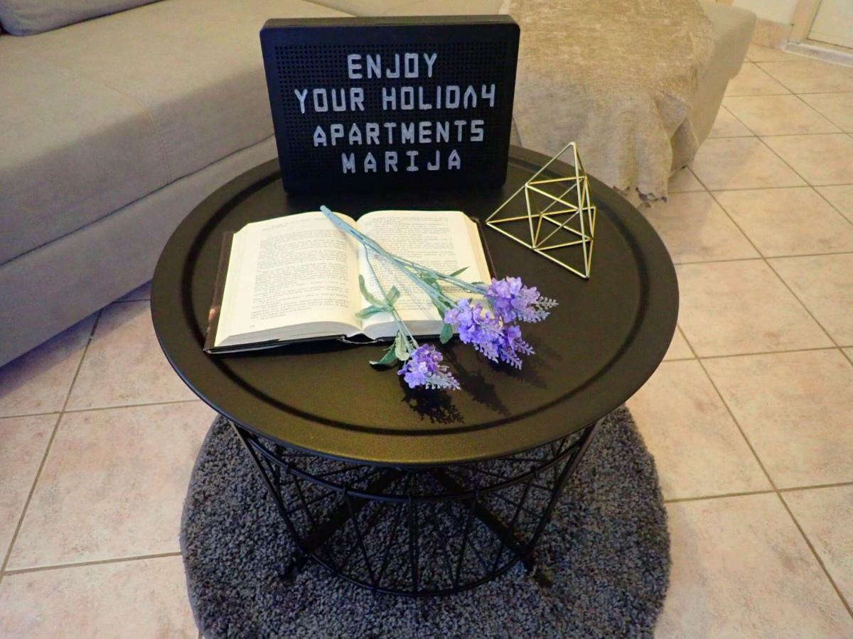 Apartments Marija Karlobag Extérieur photo