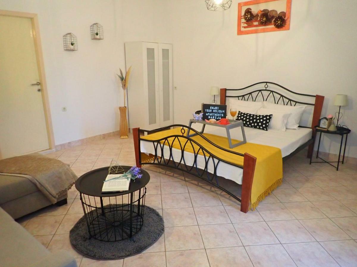 Apartments Marija Karlobag Extérieur photo